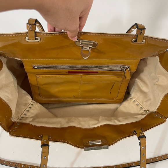 Valentino Garavani
Rockstud Medium Trapeze Tote Bag - Picture 12 of 14